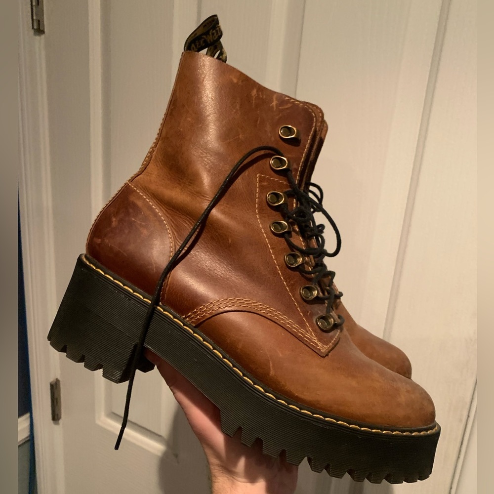 Dr. Martens Leona Butterscotch Boots